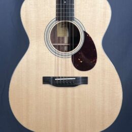 Eastman E6OM Guitar