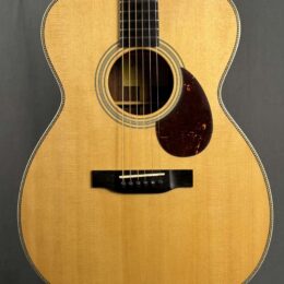 Eastman E8OM Acoustic Guitar
