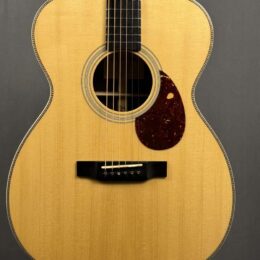 Eastman E8OM Guitar