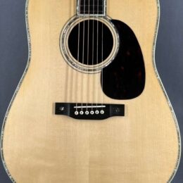 Pre-Owned E40-D Acoustic Guitar