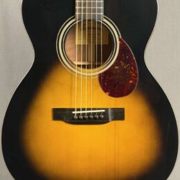 Eastman E10OM-SB Guitar