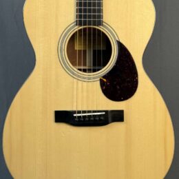 2022 Eastman E10OM Guitar